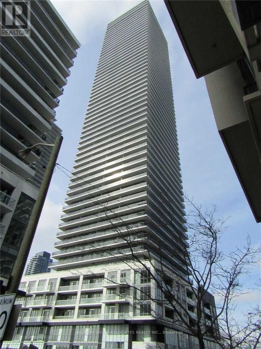 Property Photo:  70 Annie Craig Drive 5203  ON M8V 0G2 