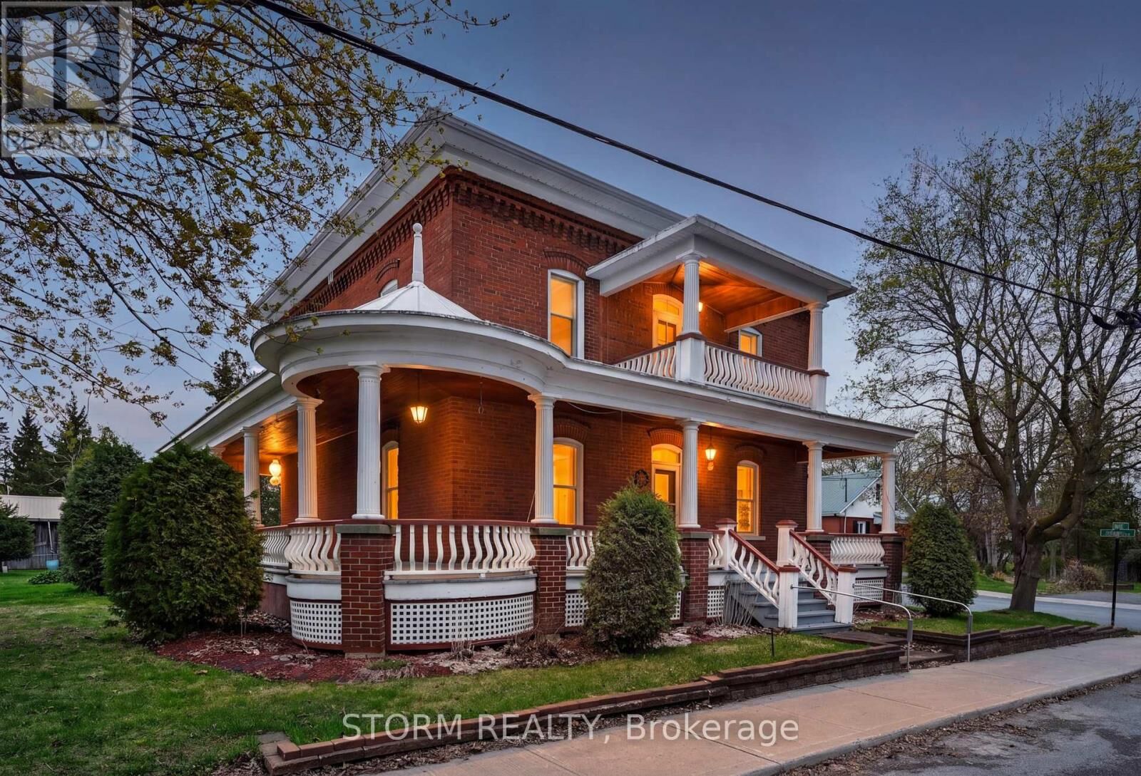 Property Photo:  8 Church Street  ON K0C 1T0 