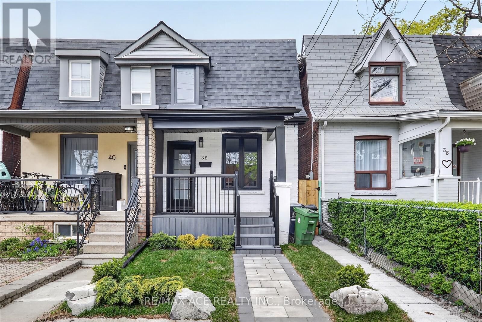 Property Photo:  38 Pelham Avenue  ON M6N 1A6 