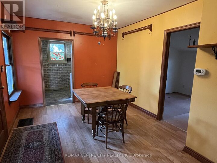 Property Photo:  121 Barker Street  ON N5Y 1X9 