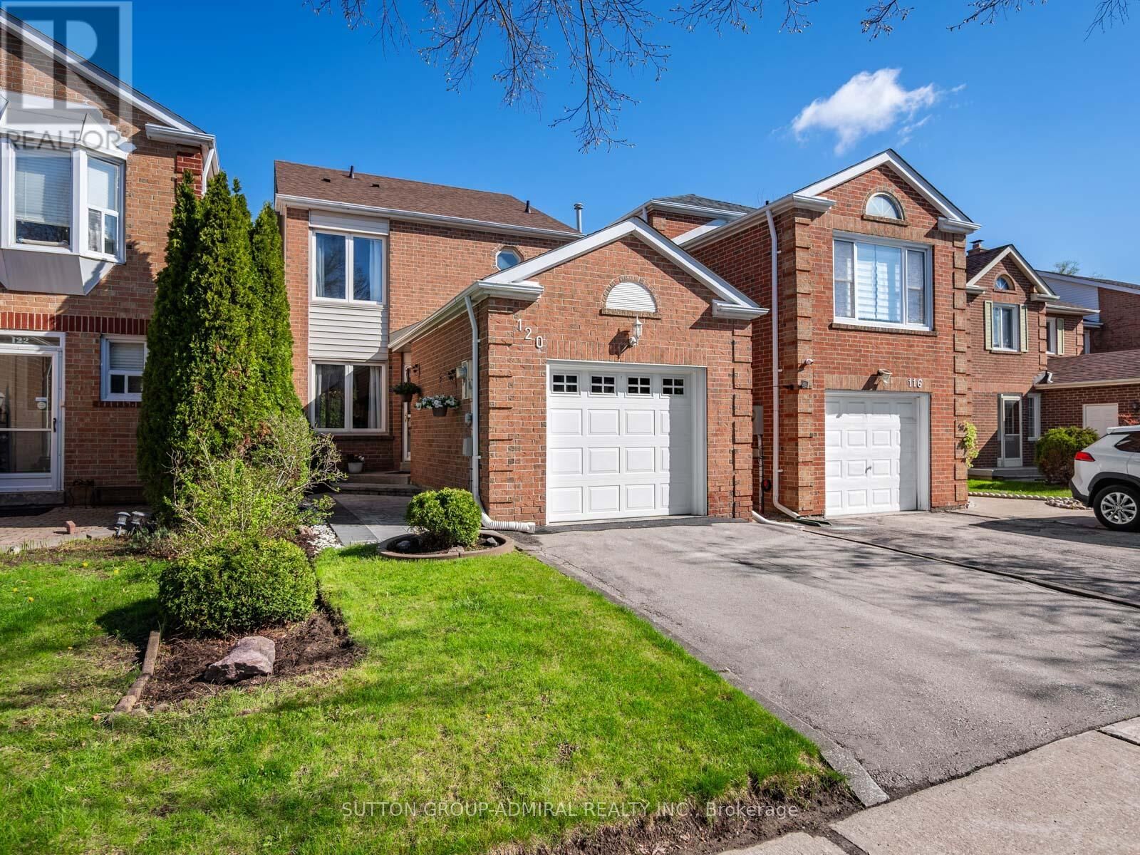 Property Photo:  120 Glenmanor Way  ON L4J 3E5 