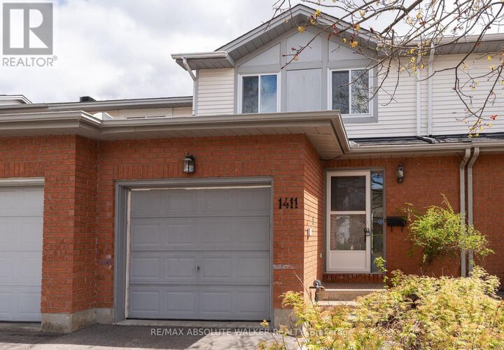 Property Photo:  1411 Caravel Crescent  ON K1E 3X4 