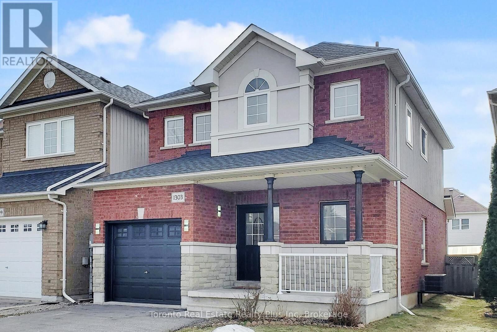 Property Photo:  1303 Macinally Court  ON L1K 0B6 