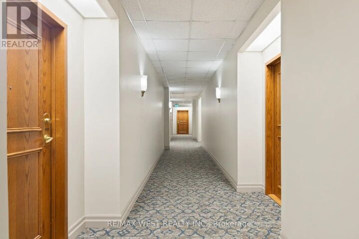 Property Photo:  2506 Rutherford Road 511  ON L4K 5N4 