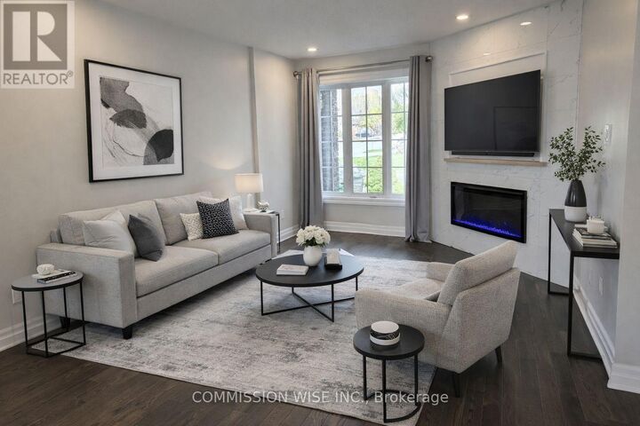 Property Photo:  82 Carwood Circle  ON K1K 4V5 
