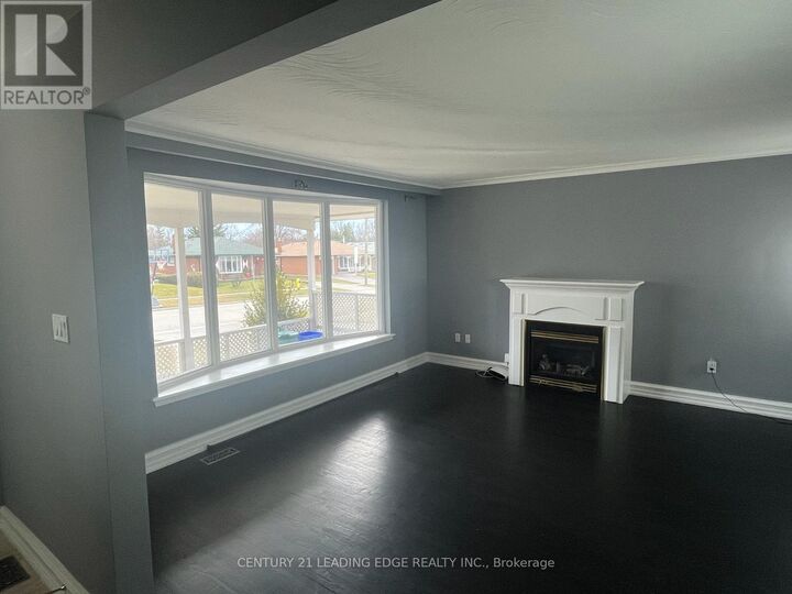 Property Photo:  912 Crocus Crescent  ON L1N 2A7 