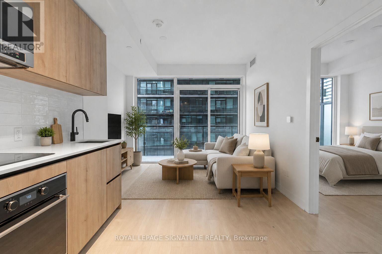 Property Photo:  117 Broadway Avenue 1613  ON M4P 1V3 