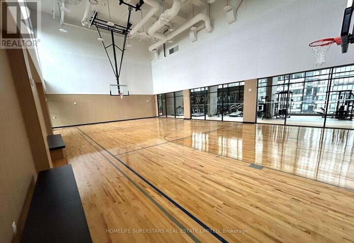 Property Photo:  395 Square One Drive 4702  ON L5B 0P6 