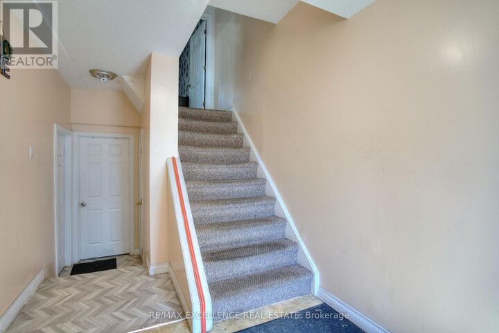 Property Photo:  11 Priscilla Lane  ON L8E 3K9 