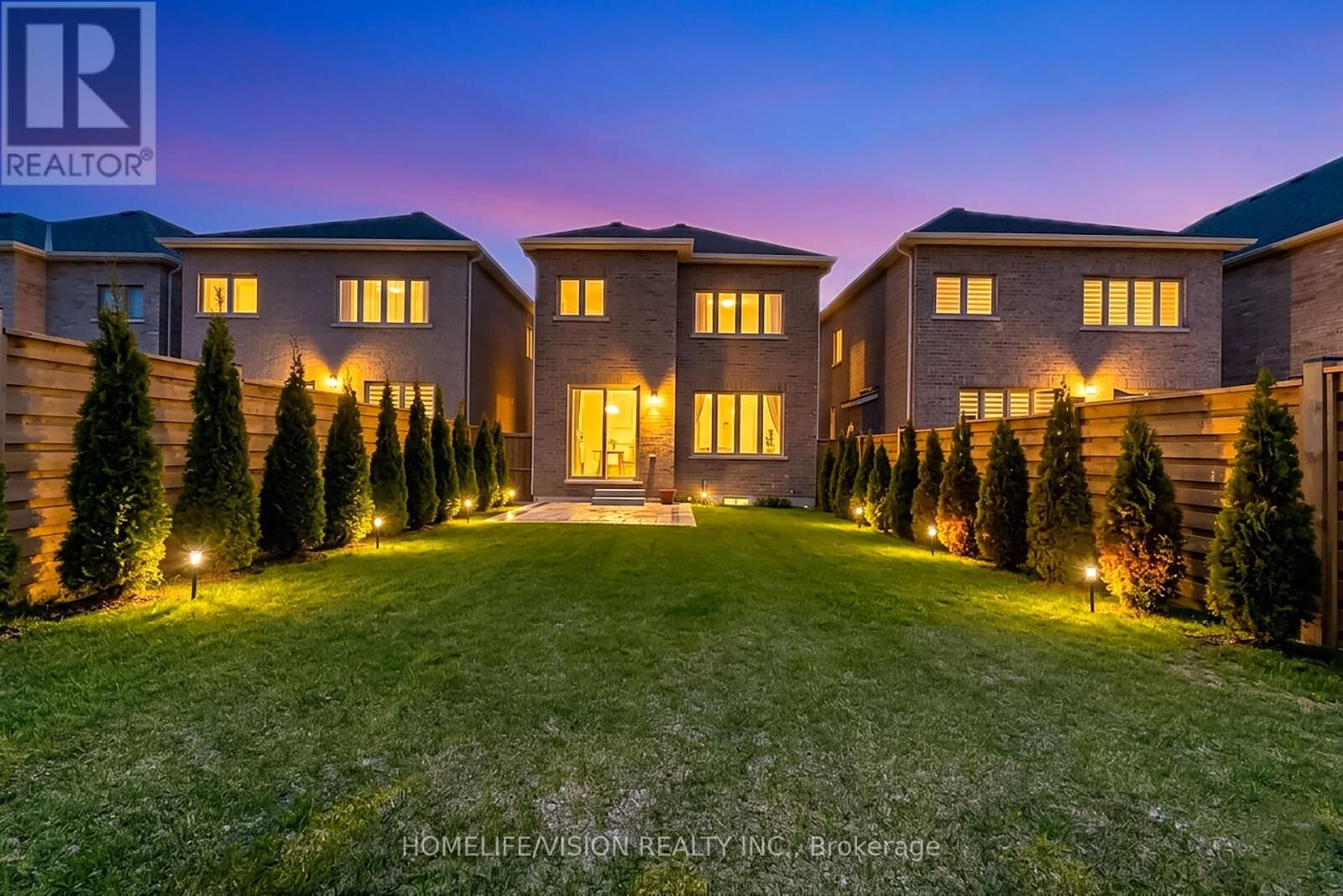 Property Photo:  35 Pine Hill Crescent  ON L4G 3Y2 