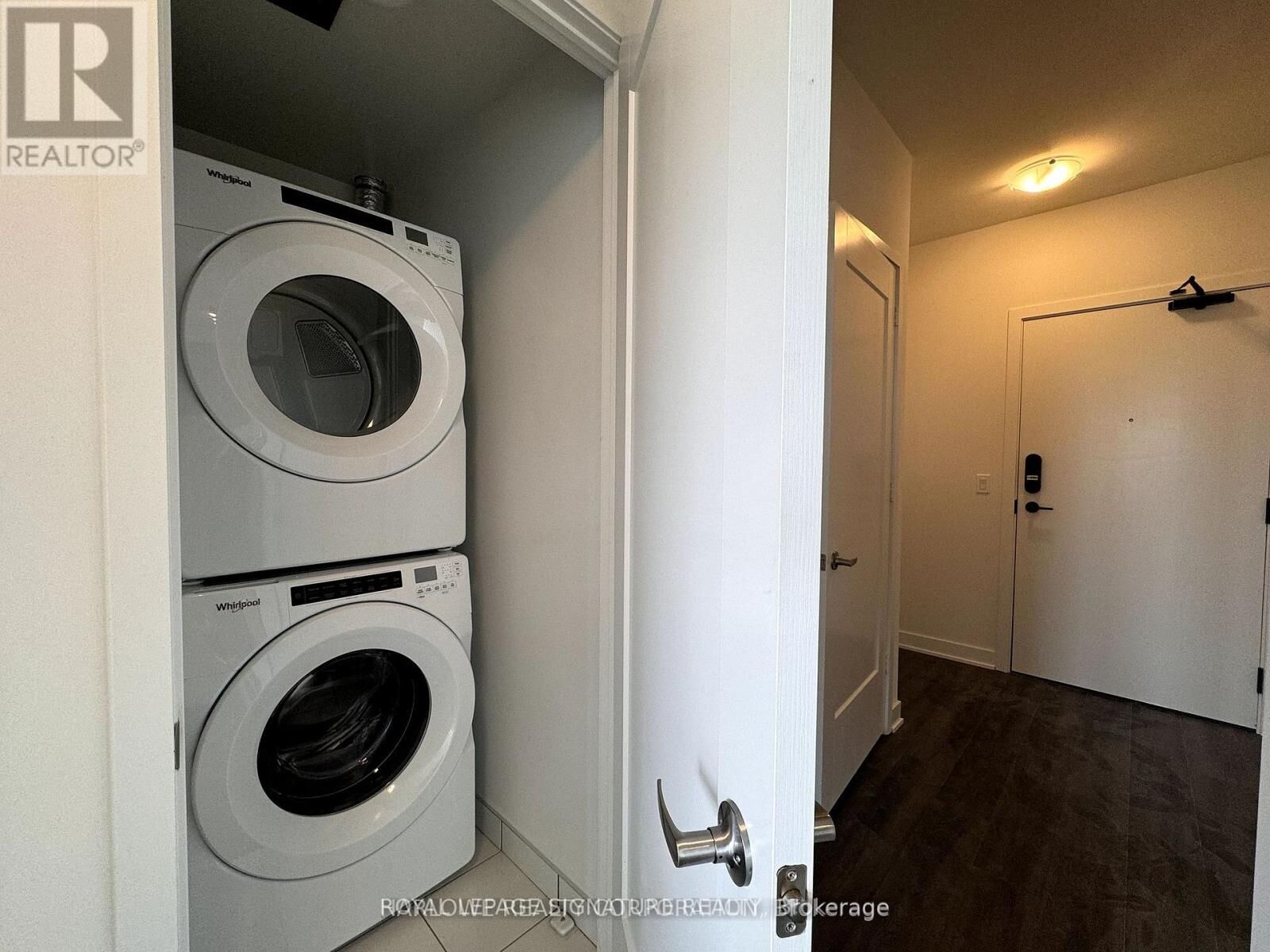 Property Photo:  70 Princess Street Lph2904  ON M5A 0X6 