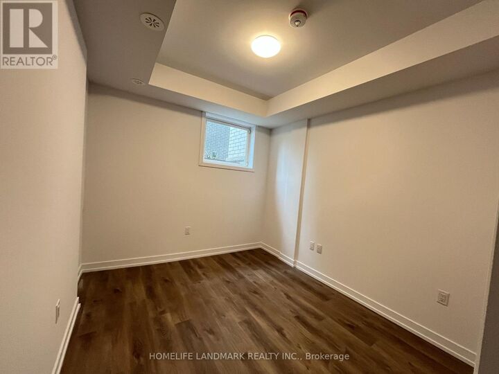 Property Photo:  5 Bancroft Lane North 318  ON L4E 1M1 