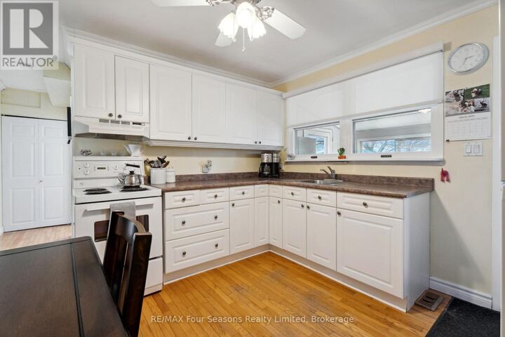 Property Photo:  46 Erie Street  ON L9Y 1P4 
