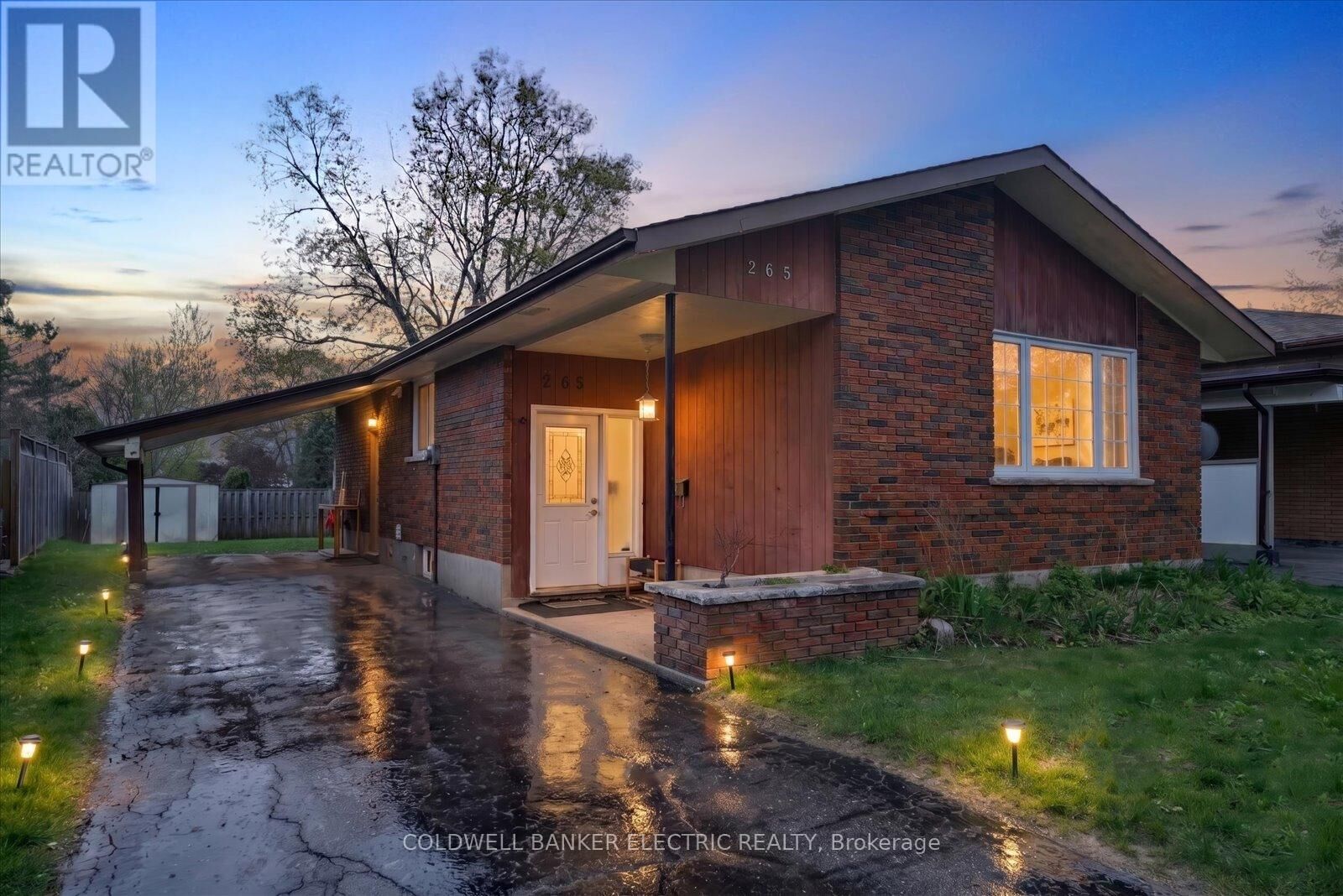 Property Photo:  265 Sunset Boulevard  ON K9H 5L1 