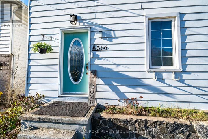 Property Photo:  566 Perth Street  ON K8A 6B6 