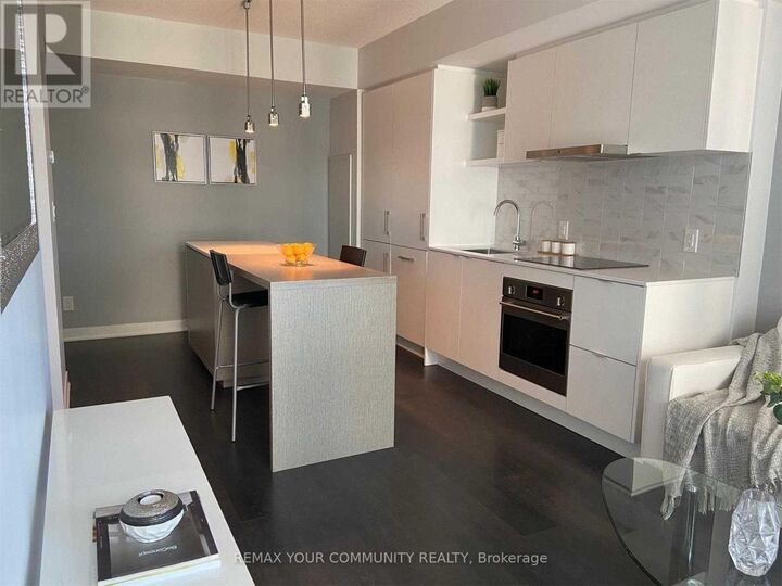 Property Photo:  88 Harbour Street 3701  ON M5J 1B7 