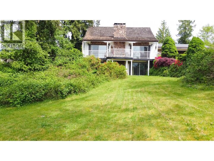 Property Photo:  3417 East Roxton Ave Avenue  BC V3B 7M9 