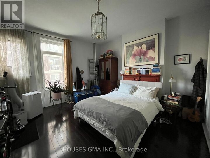 Property Photo:  104 Pembroke Street Upper #2  ON M5A 2N8 