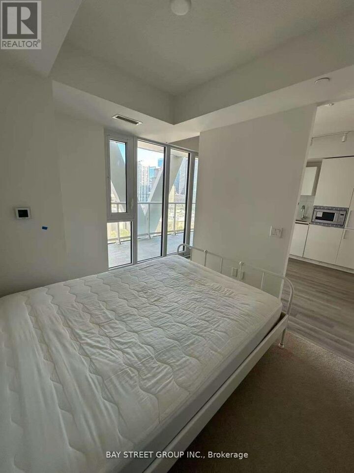 Property Photo:  230 Simcoe Street 1329  ON M5T 1T4 