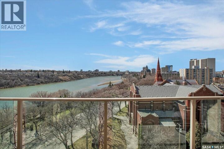 Property Photo:  909 902 Spadina Crescent E  SK S7K 0G8 