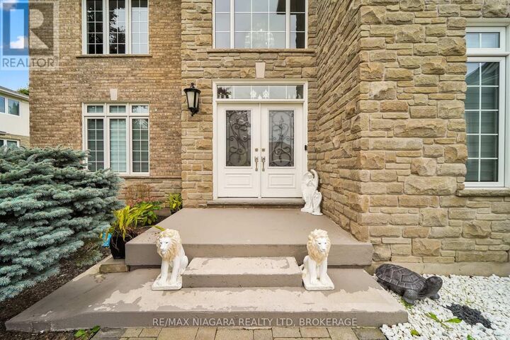 Property Photo:  8018 Cathedral Drive  ON L2H 2Z2 