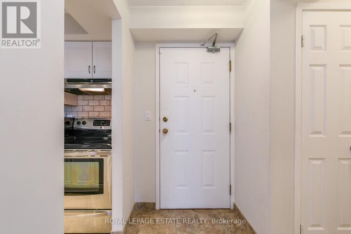 Property Photo:  222 The Esplanade 606  ON M5A 4M8 