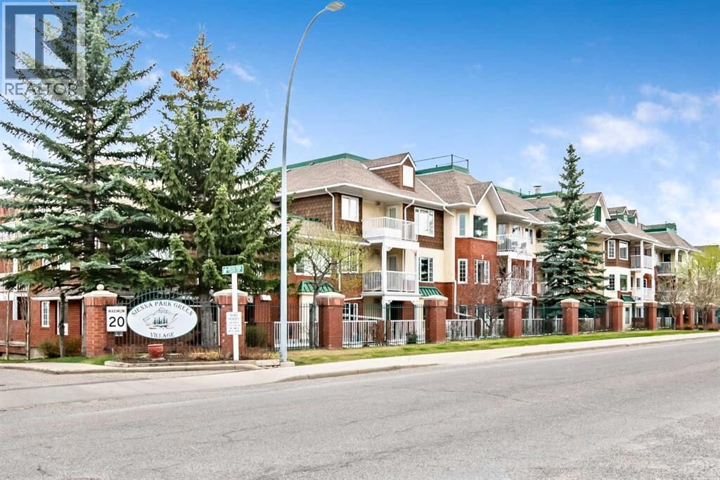 Property Photo:  2206 Sienna Park Green Southwest  AB T3H 3N7 