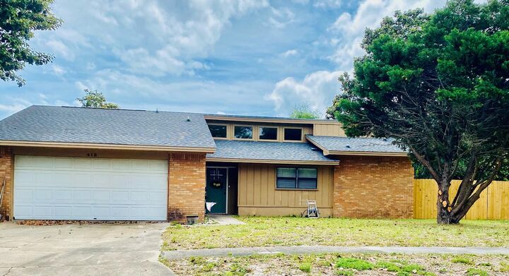 Property Photo:  418 Snapper Drive  FL 32541 