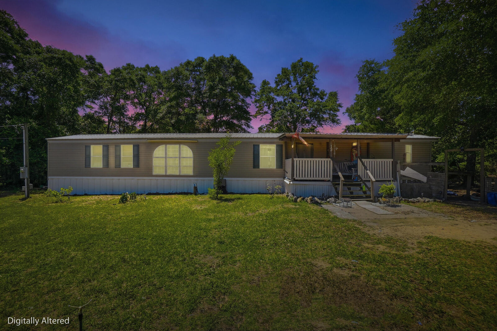 Property Photo: 12 E Royal Palm Avenue FL 32433