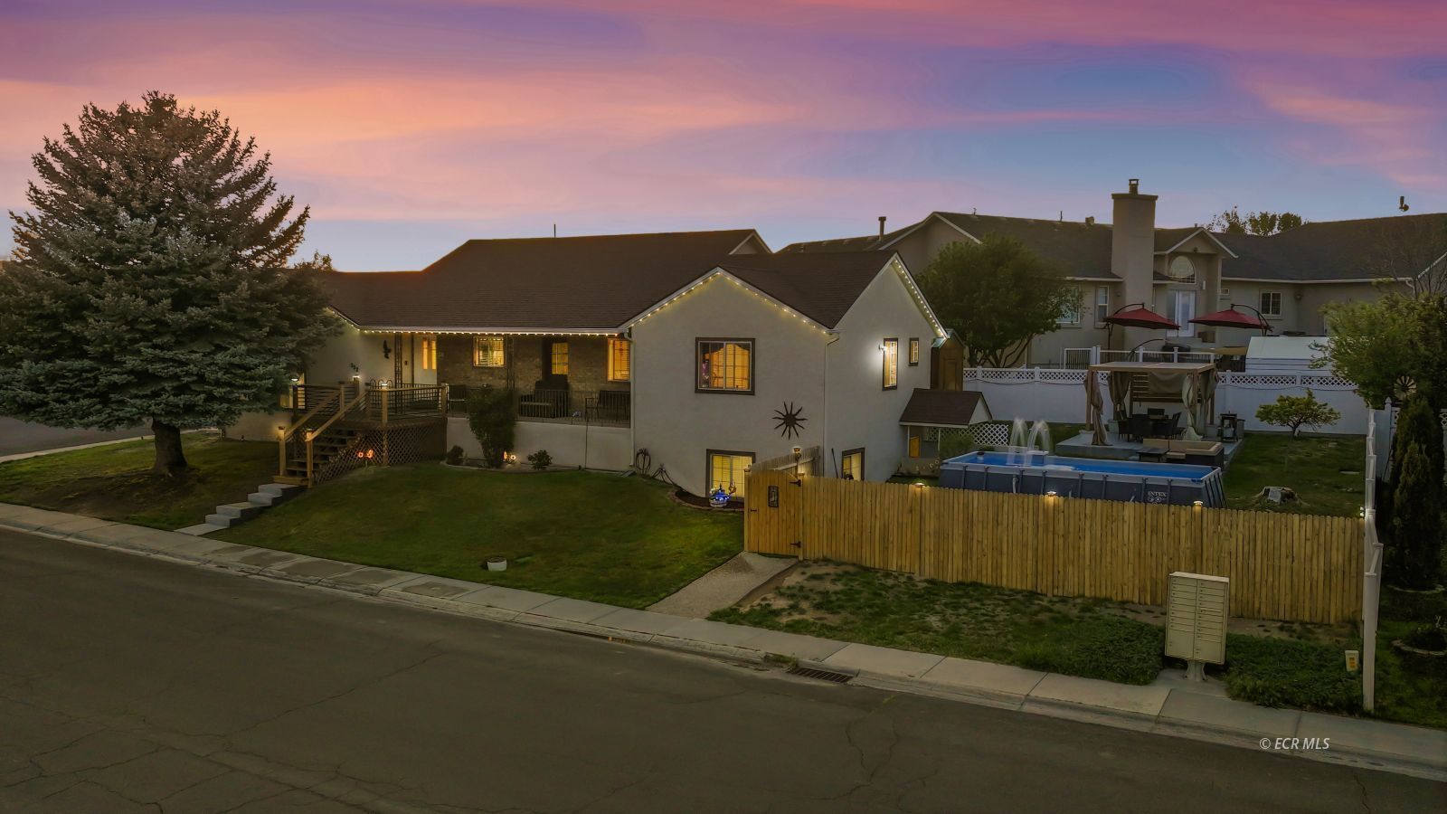 Property Photo: 322 Cottonwood Drive NV 89801
