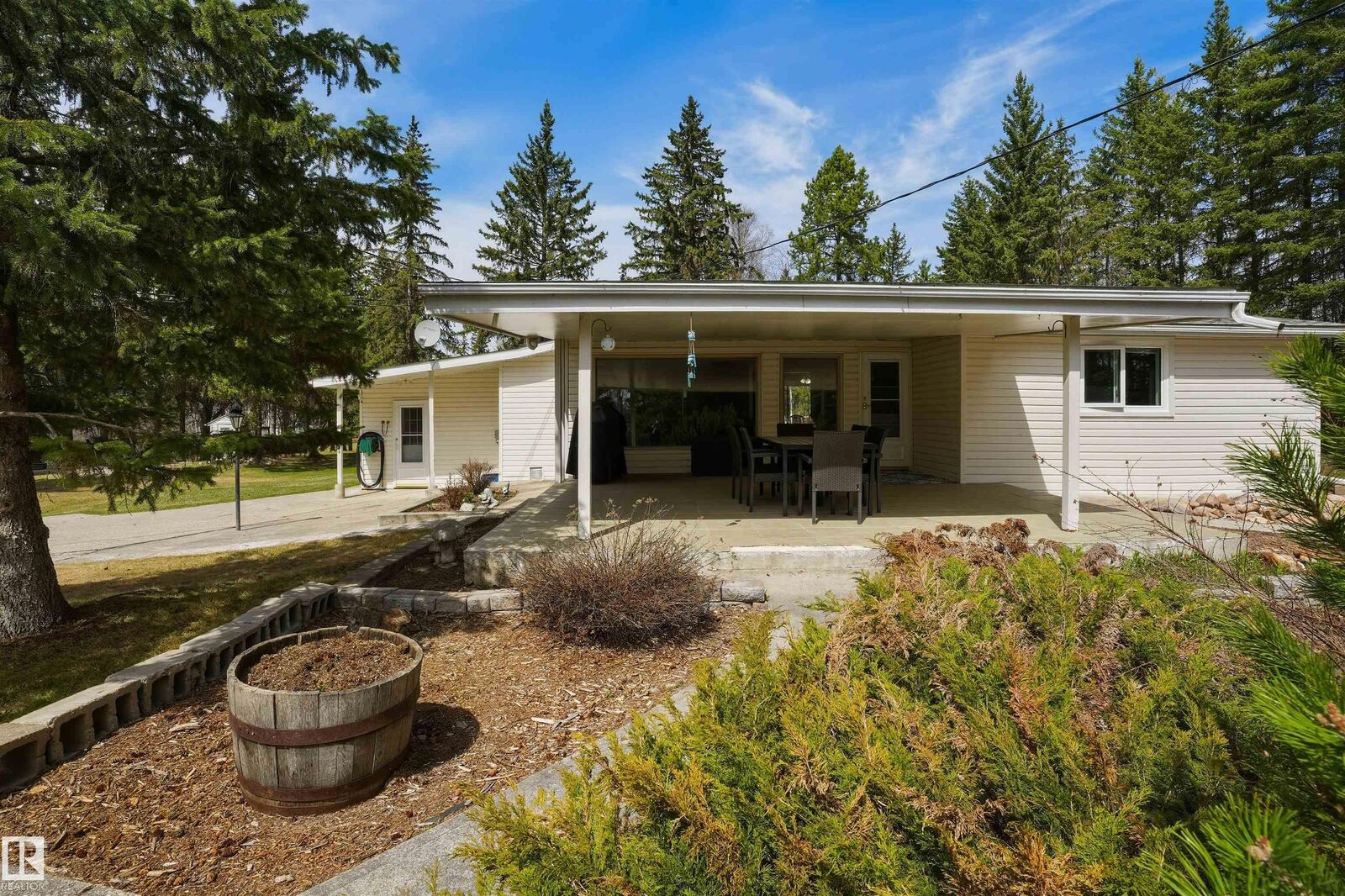 Property Photo:  55107 Rge Road 33 112  AB T0E 1A0 