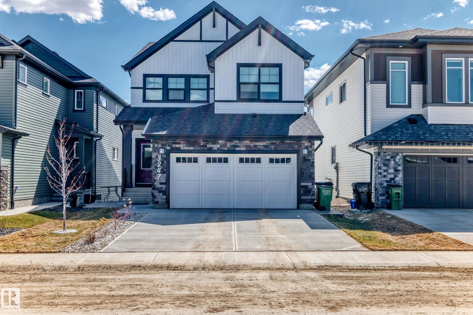 Property Photo:  3247 Chernowski Way SW  AB T6W 5H2 