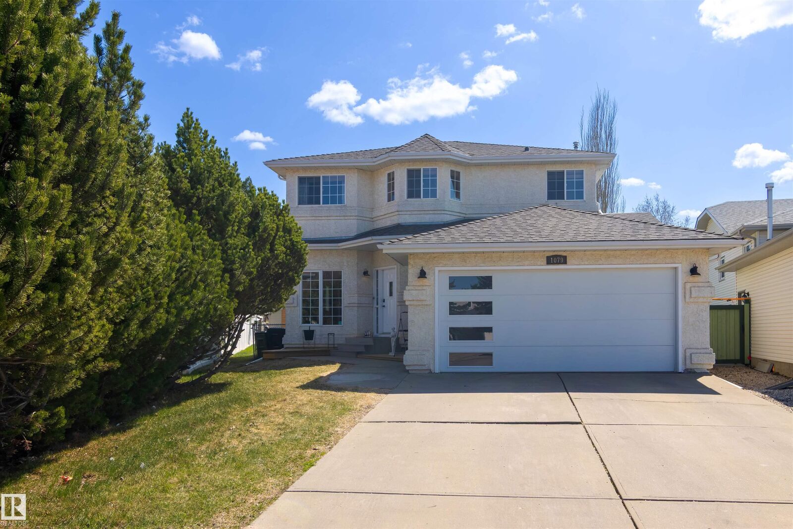 Property Photo:  1079 Potter Greens Drive NW  AB T5T 6A5 
