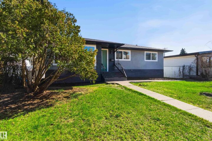 Property Photo:  8736 66 Avenue NW  AB T6E 0L3 