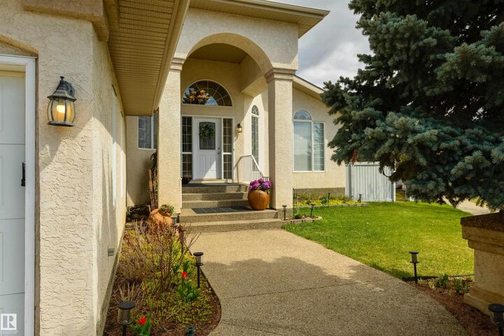 Property Photo:  11304 9 Avenue NW  AB T6J 6W4 