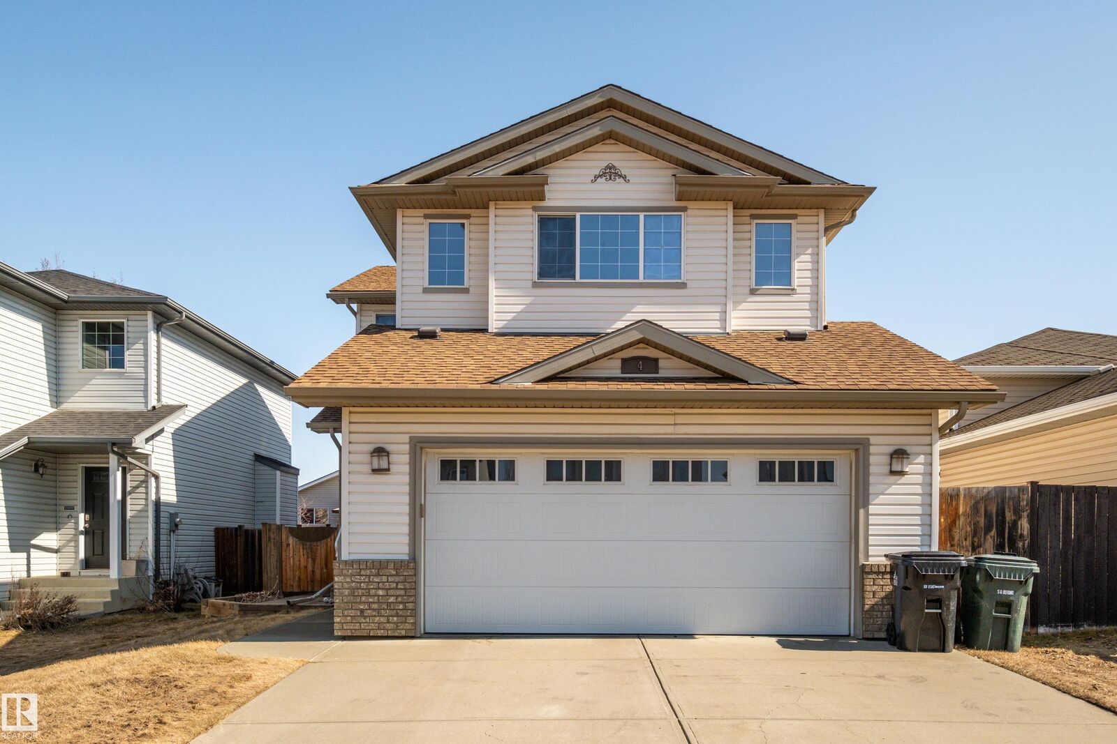 Property Photo:  4 Spring Grove Crescent  AB T7X 4M9 