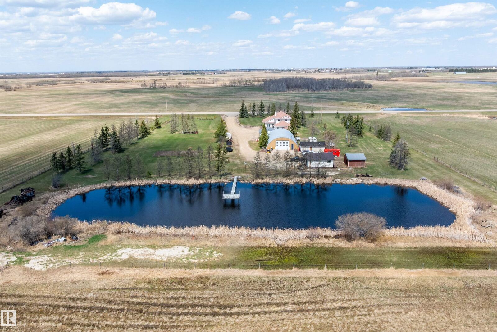 Property Photo:  25057 Twp Rd 490  AB T4X 2N5 