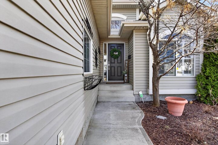 Property Photo:  74 Highgrove Crescent  AB T8A 6J9 