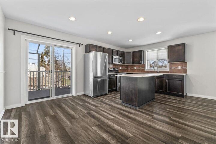 Property Photo:  15805 104 Avenue NW  AB T5P 2Y3 
