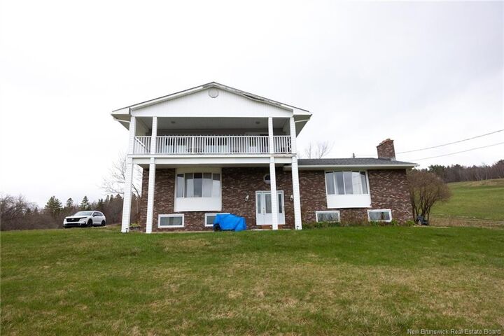 Property Photo:  36 Dean'S Lane  NB E3G 9N4 
