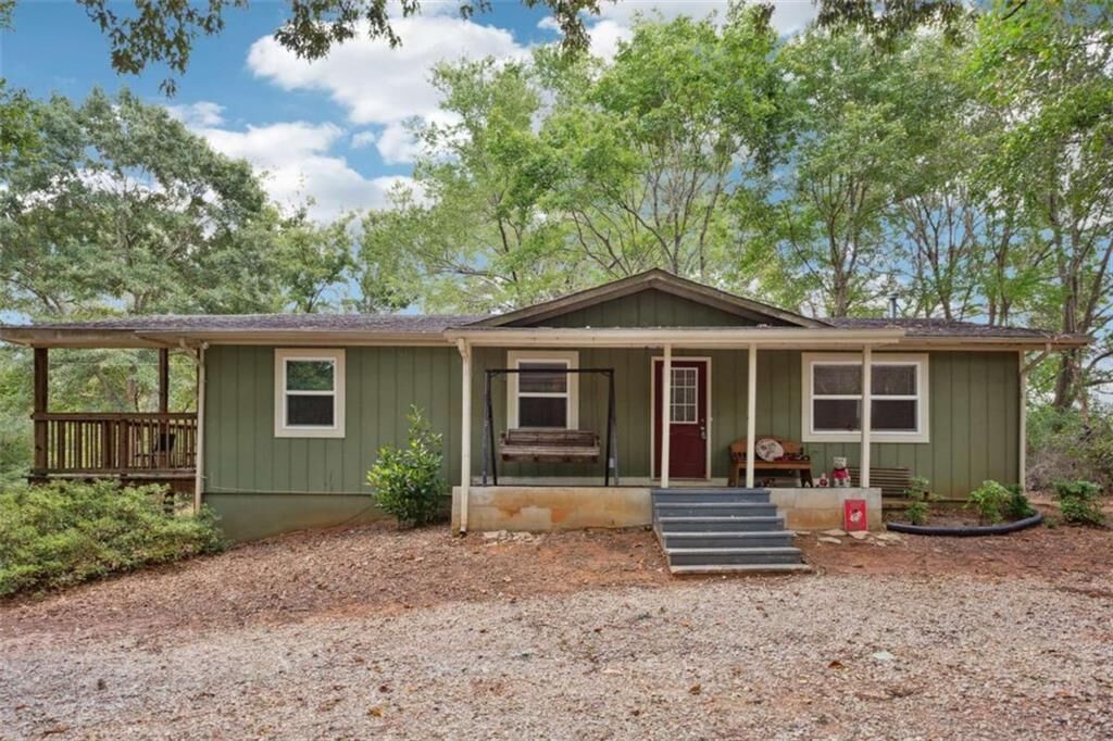 Property Photo:  260 Pettit Lane  GA 30605 