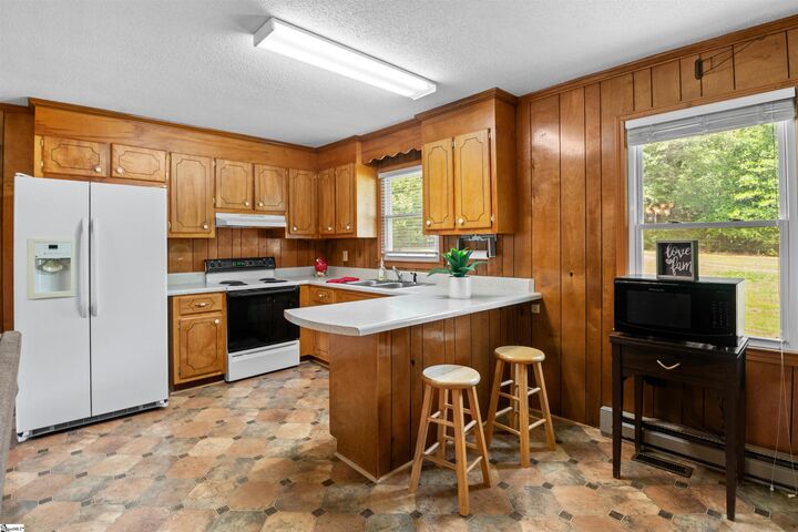 Property Photo:  115 Oak Brook Court  SC 29657 
