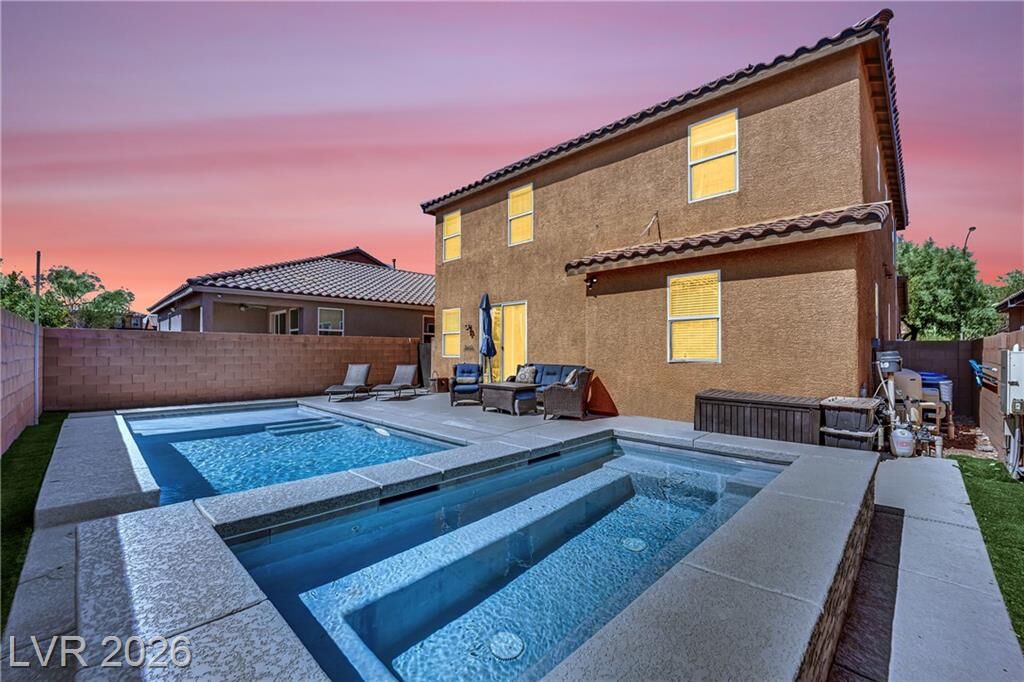 Property Photo:  