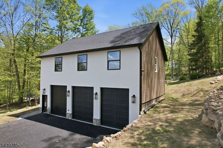 Property Photo: 47 Glenside Trl NJ 07871