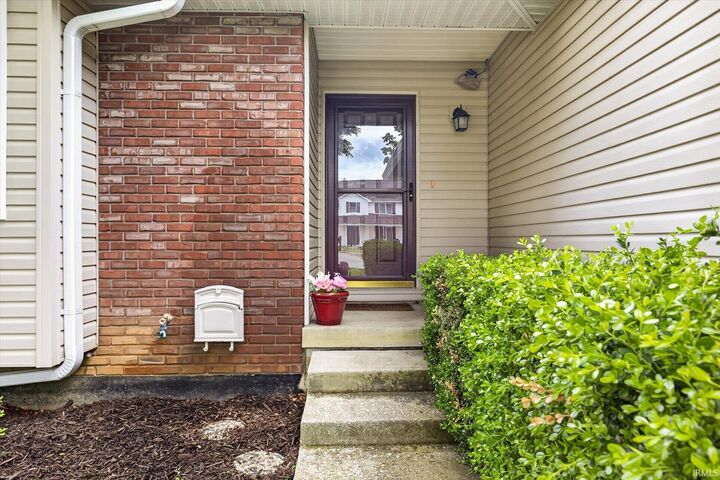 Property Photo:  4589 S Hummingbird Court  IN 47401 