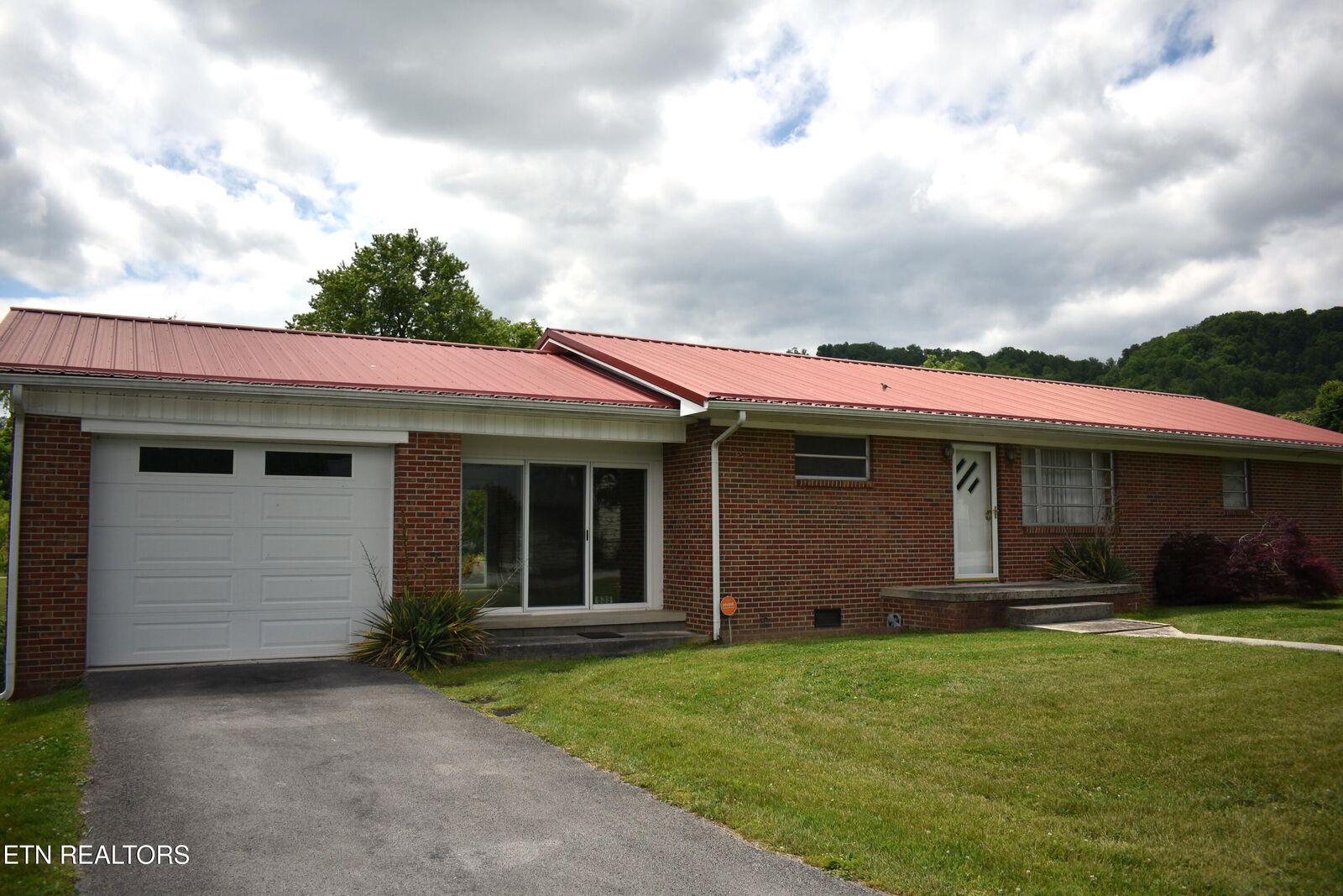 Property Photo:  635 Washington Ave  TN 37752 