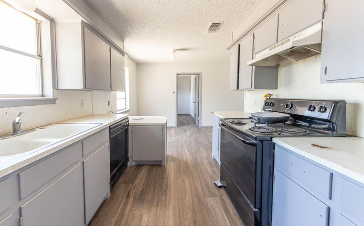 Property Photo:  845 9th Street  TX 79382 