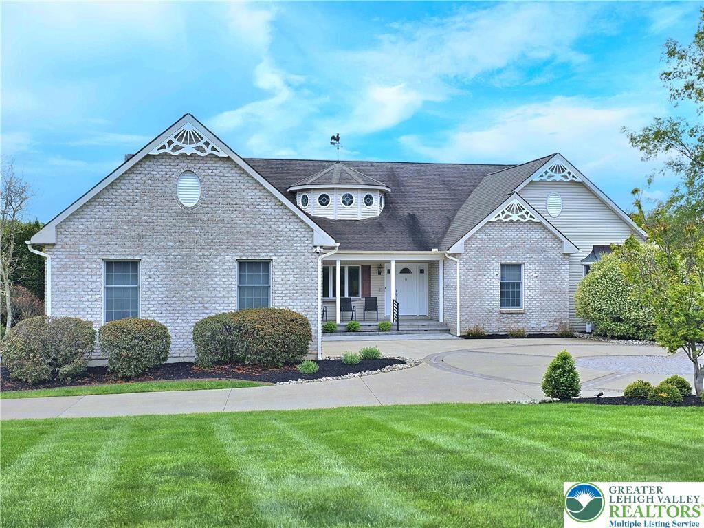 Property Photo:  141 Clovershire Drive  PA 18064 