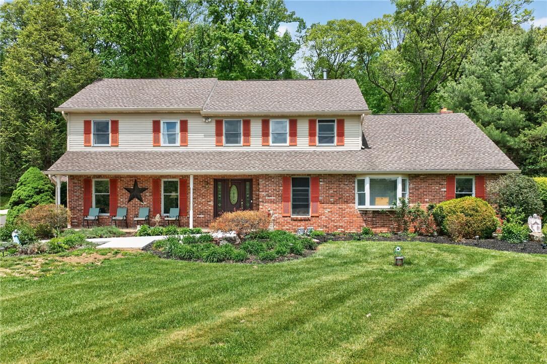 Property Photo: 1625 Rosalie Drive PA 18055