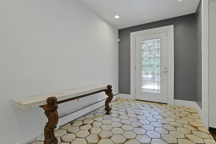Property Photo:  44 Ruth Drive  NY 10956 